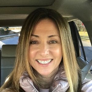 Meet your Posher, Elaine